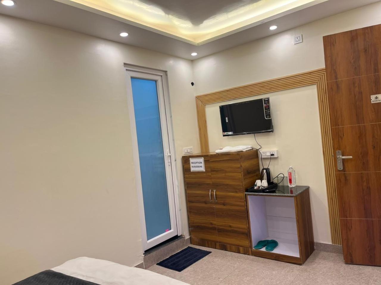 Hotel Grand Safari Kotdwāra Екстериор снимка